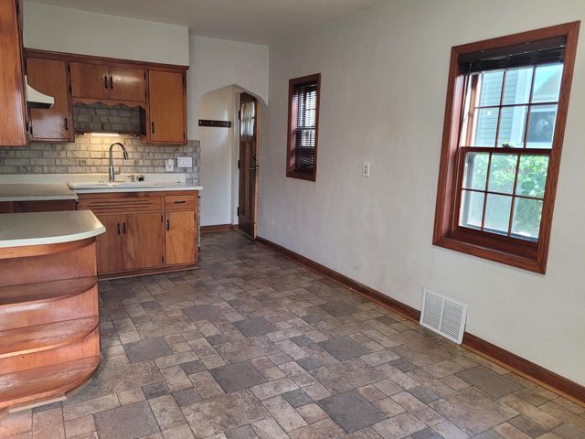 4719 S 6th STREET, Milwaukee, WI 53221