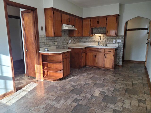 4719 S 6th STREET, Milwaukee, WI 53221