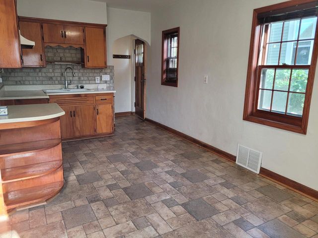 4719 S 6th STREET, Milwaukee, WI 53221