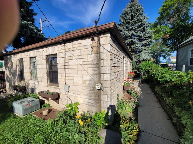 4719 S 6th STREET, Milwaukee, WI 53221