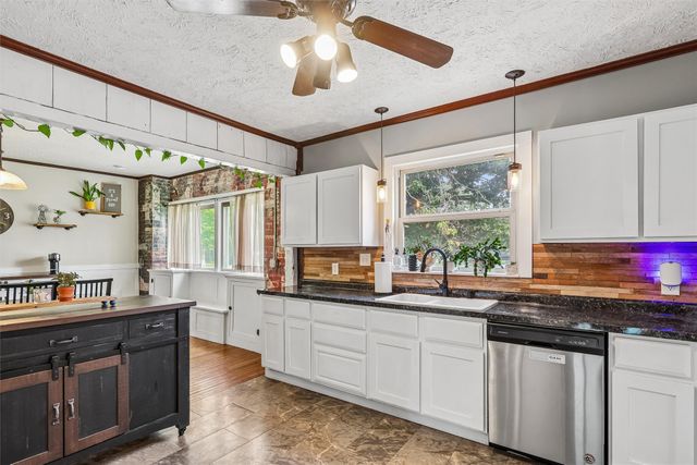 305 NE Cherry Avenue, Earlham, IA 50072