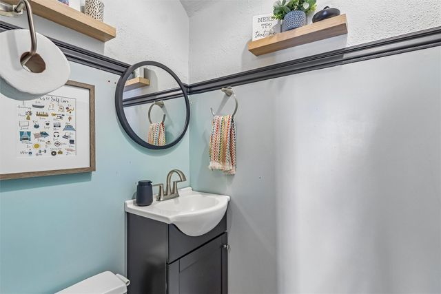 305 NE Cherry Avenue, Earlham, IA 50072