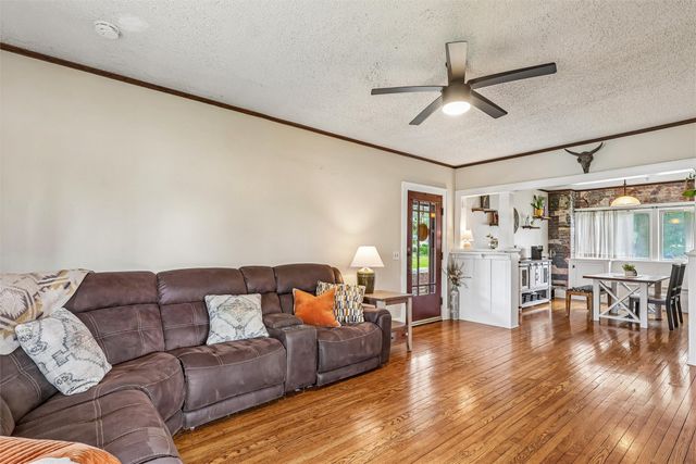 305 NE Cherry Avenue, Earlham, IA 50072