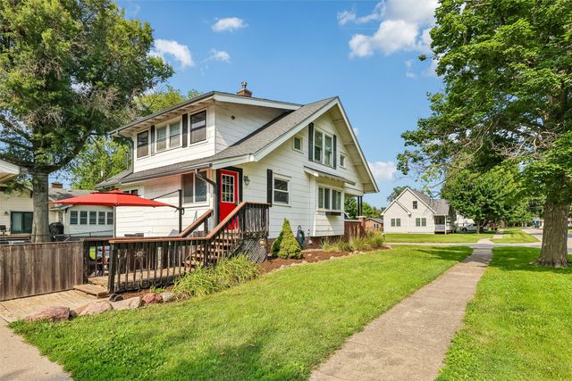 305 NE Cherry Avenue, Earlham, IA 50072