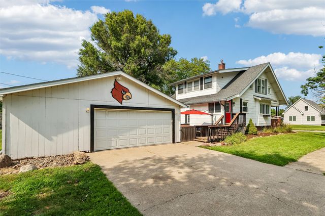 305 NE Cherry Avenue, Earlham, IA 50072