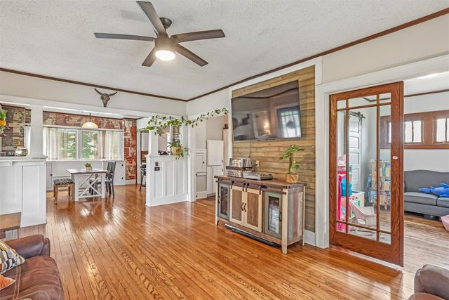 305 NE Cherry Avenue, Earlham, IA 50072