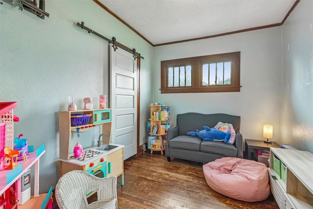 305 NE Cherry Avenue, Earlham, IA 50072