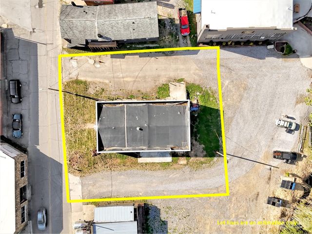 31 Penland Street, Canton, NC 28716