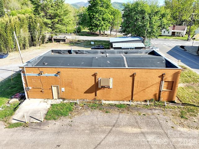 31 Penland Street, Canton, NC 28716