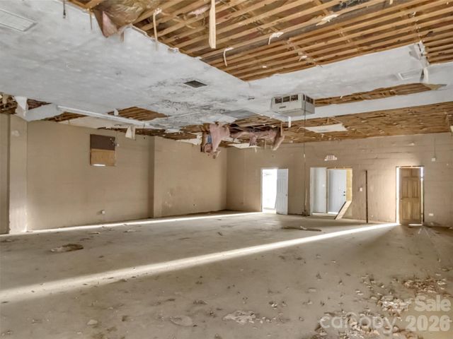 31 Penland Street, Canton, NC 28716