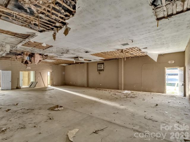 31 Penland Street, Canton, NC 28716