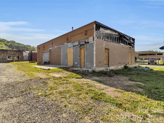31 Penland Street, Canton, NC 28716