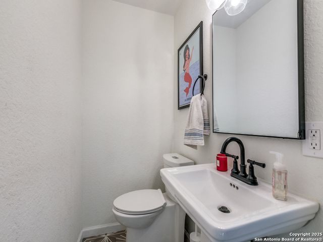 166 Elizabeth Rd Apt C, San Antonio, TX 78209