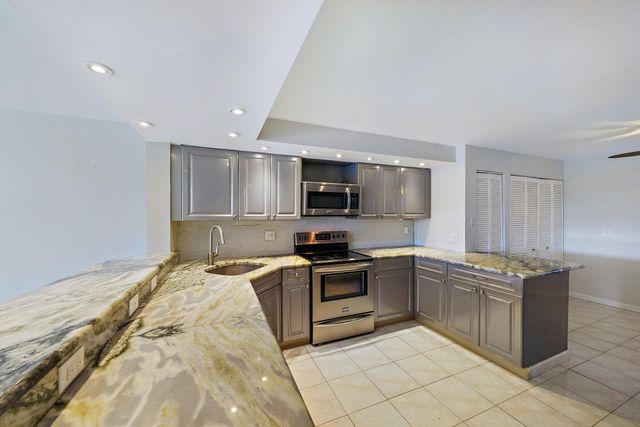 243 Bay Colony Drive N, Juno Beach, FL 33408