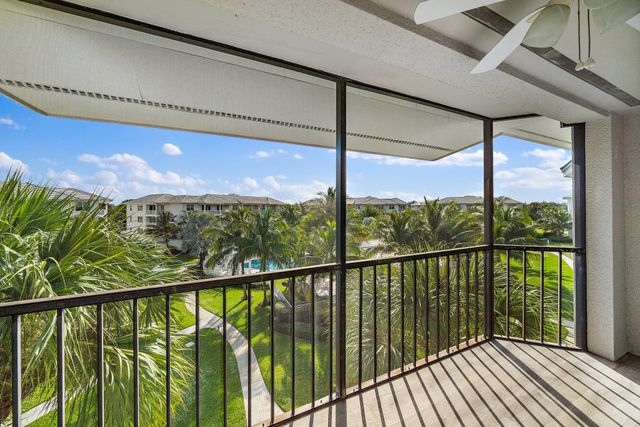 243 Bay Colony Drive N, Juno Beach, FL 33408