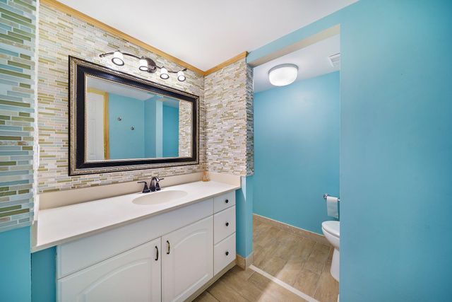 243 Bay Colony Drive N, Juno Beach, FL 33408