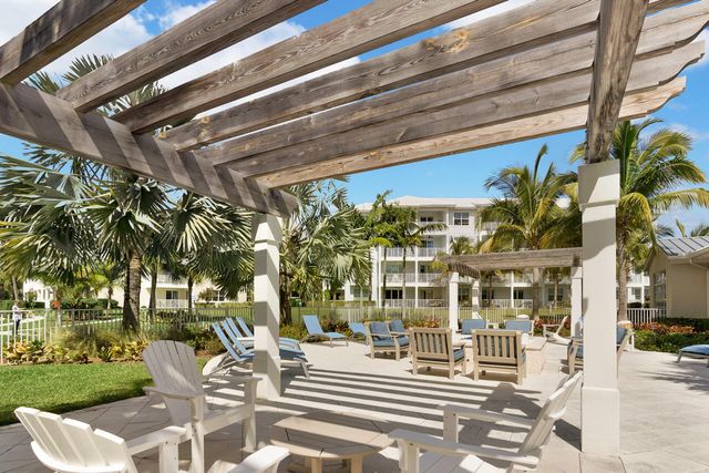 243 Bay Colony Drive N, Juno Beach, FL 33408