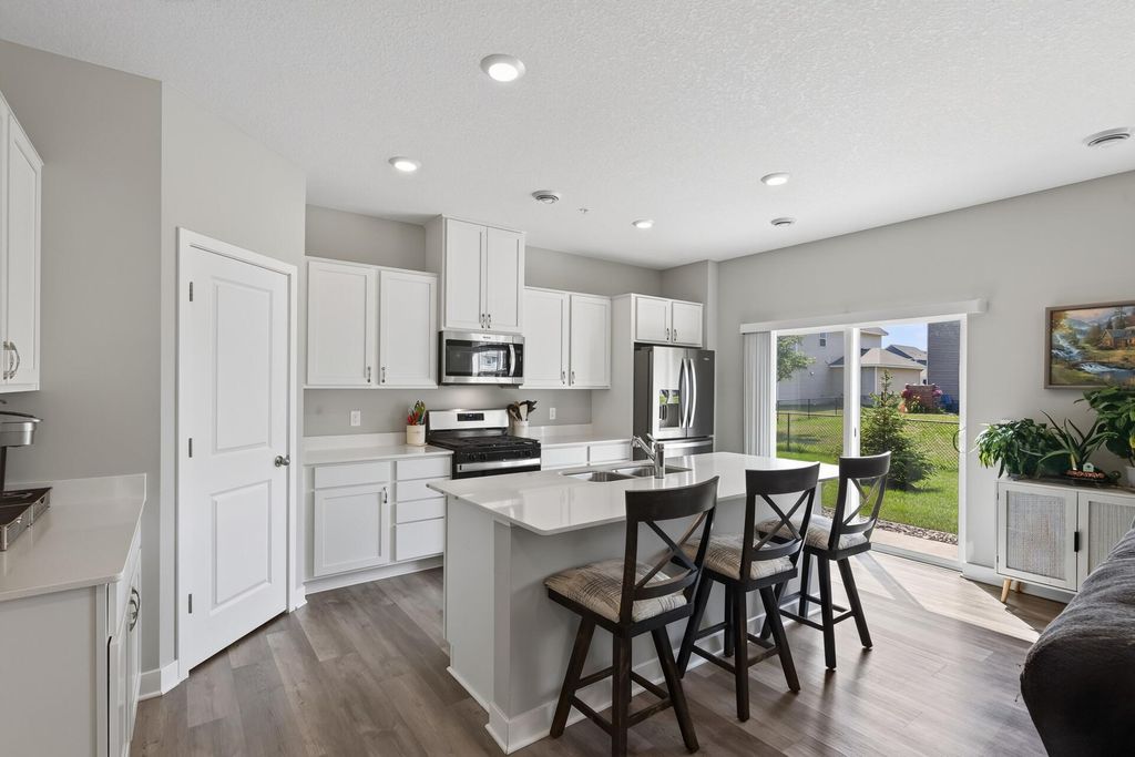 12536 Guadalcanal Circle NE E, Blaine, MN 55449 — photo 5