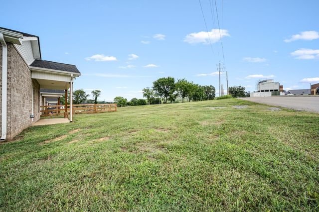 604 W Adams St, Woodbury, TN 37190