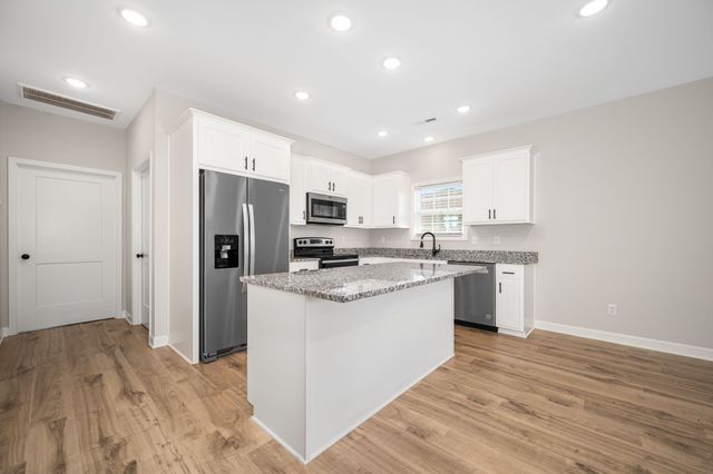 604 W Adams St, Woodbury, TN 37190