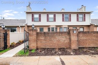 38887 Country Circle, Farmington Hills, MI 48331