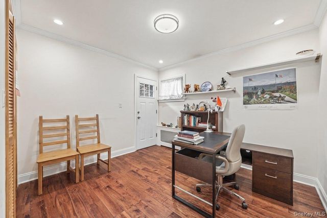 100 Memphis Avenue, Floral Park, NY 11001