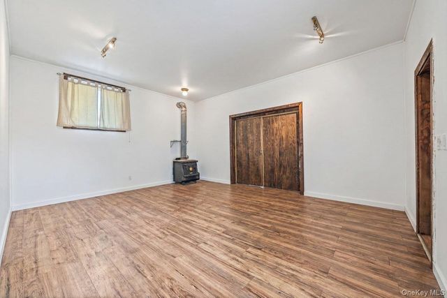 100 Memphis Avenue, Floral Park, NY 11001