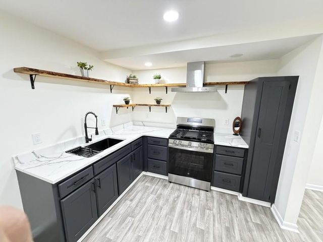 5698 CRESTWOOD Drive, Stone Mountain, GA 30087