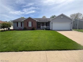 4825 Woodstone Avenue NW, Canton, OH 44647