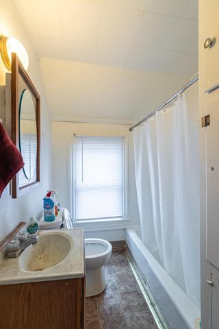 611 Wall STREET, La Crosse, WI 54603