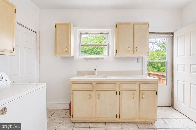 126 KING ST, Mount Holly, NJ 08060
