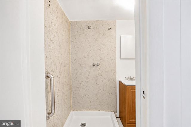 126 KING ST, Mount Holly, NJ 08060