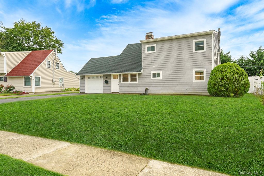 12 Squirrel Lane, Levittown, NY 11756 — photo 2