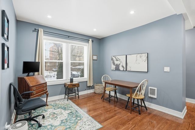 2212 E 70th Street 1B, Chicago, IL 60649