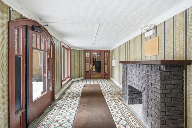 2212 E 70th Street 1B, Chicago, IL 60649