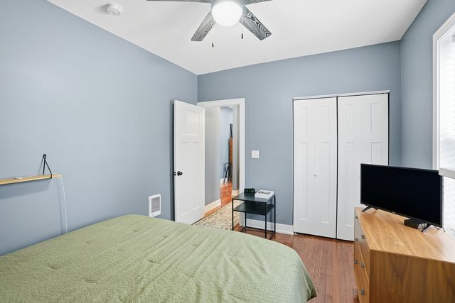 2212 E 70th Street 1B, Chicago, IL 60649