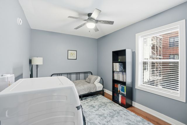 2212 E 70th Street 1B, Chicago, IL 60649