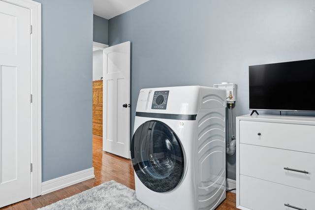 2212 E 70th Street 1B, Chicago, IL 60649