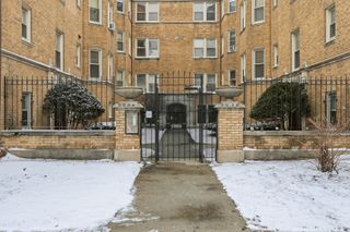 2212 E 70th Street 1B, Chicago, IL 60649