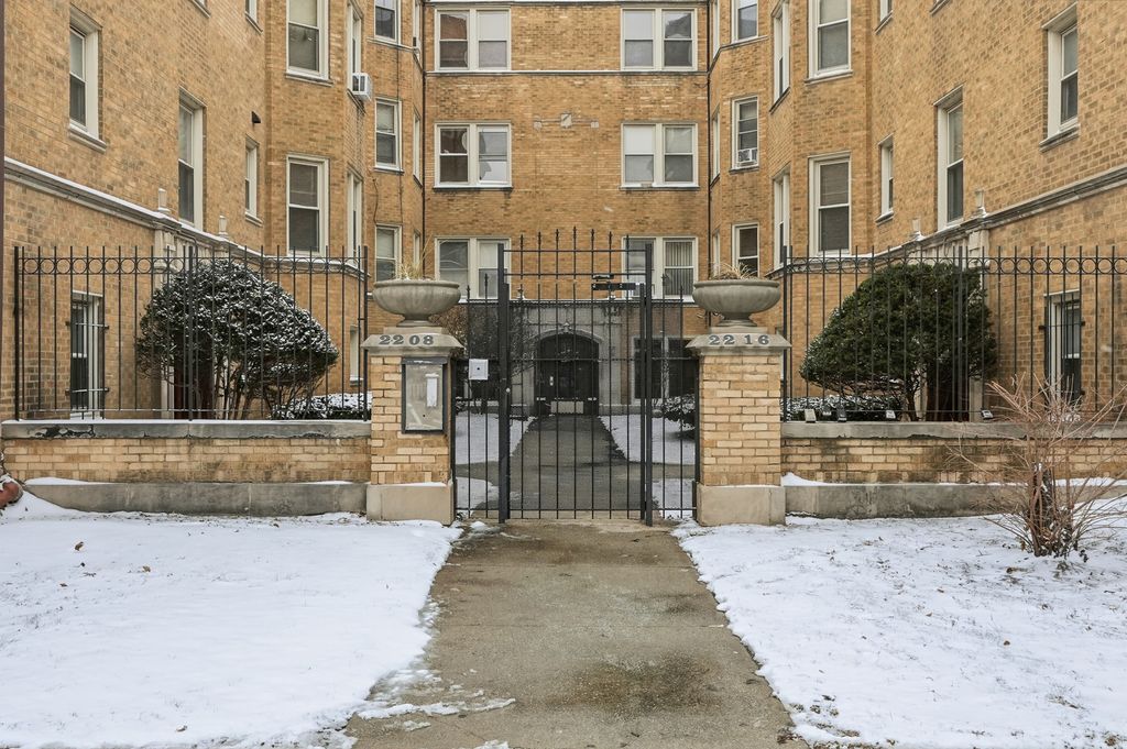2212 E 70th Street 1B, Chicago, IL 60649