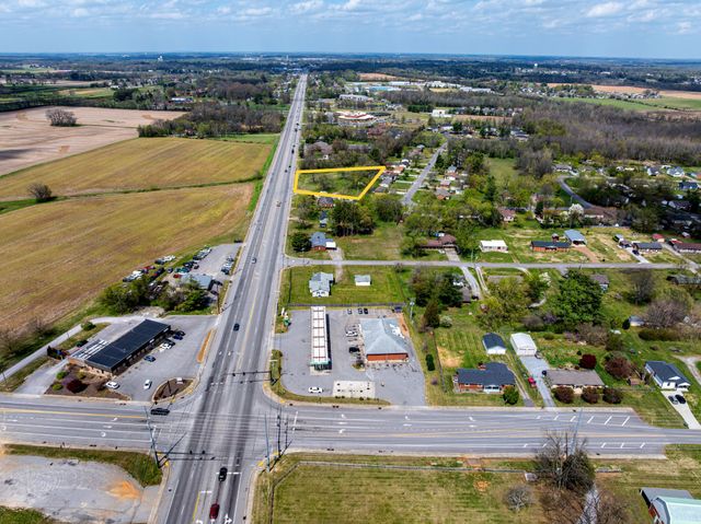 936 S Broadway St, Portland, TN 37148