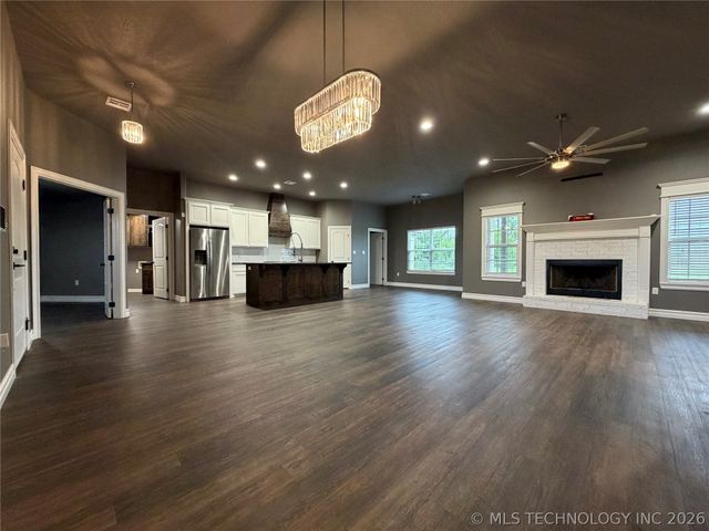 73 E 498 Circle, Pryor, OK 74361