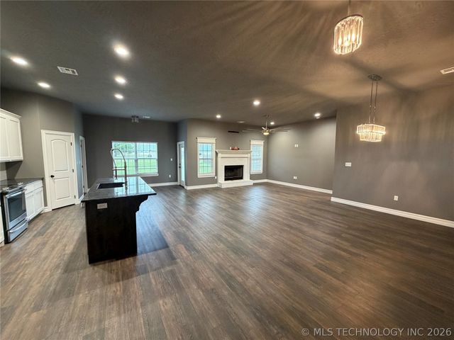 73 E 498 Circle, Pryor, OK 74361