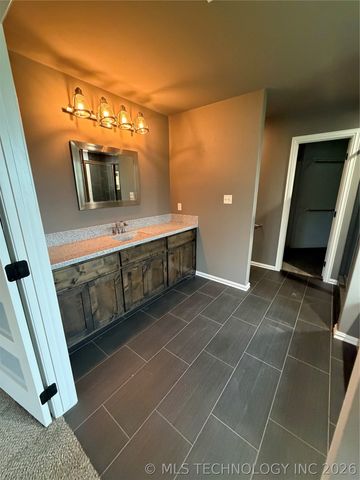 73 E 498 Circle, Pryor, OK 74361