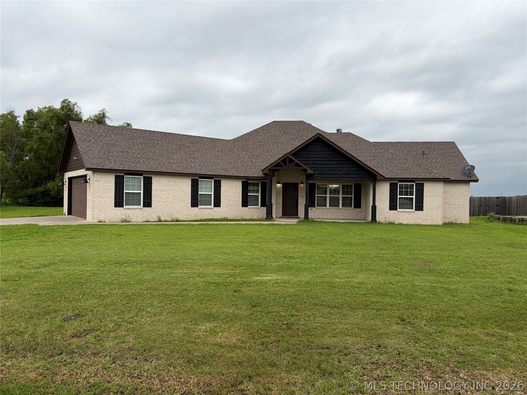 73 E 498 Circle, Pryor, OK 74361