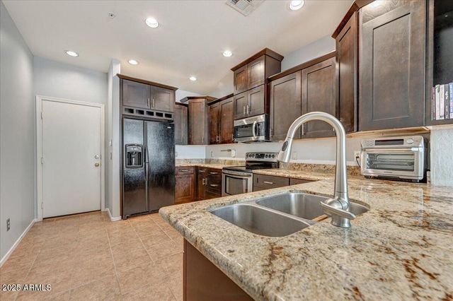 1225 N 36TH Street 1042, Phoenix, AZ 85008