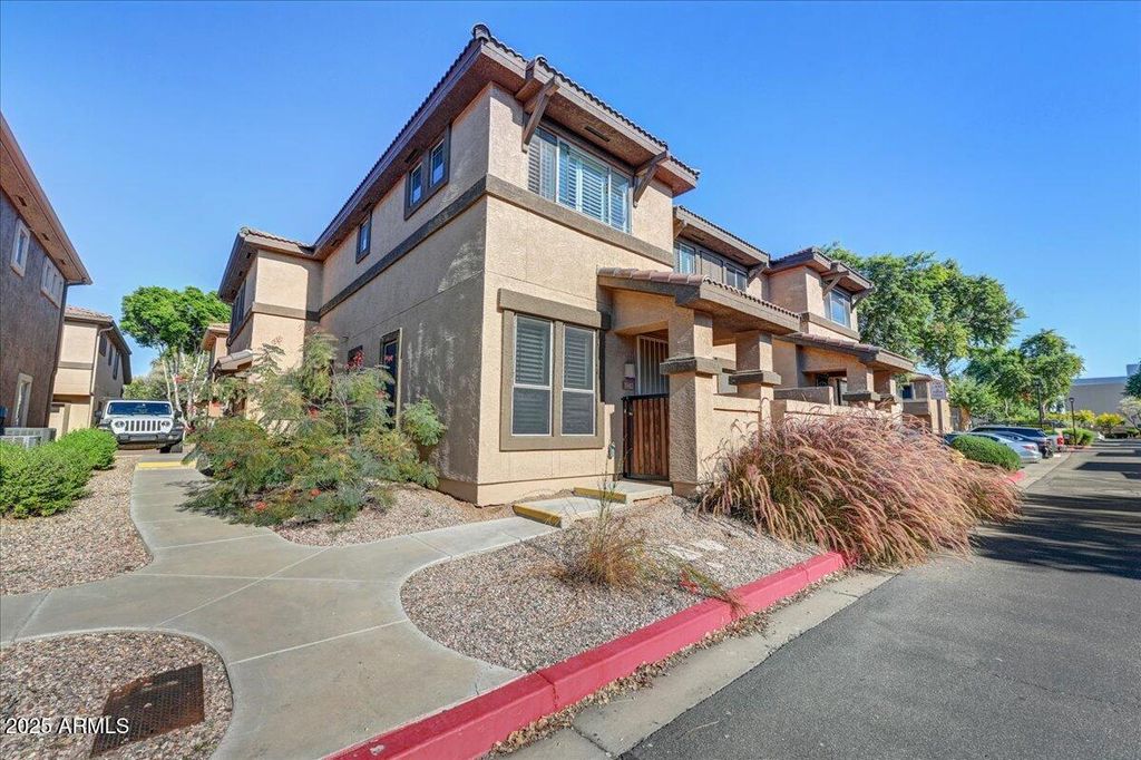 1225 N 36TH Street 1042, Phoenix, AZ 85008