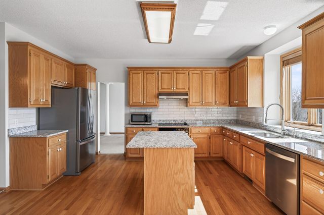 17792 Hickory Trail, Lakeville, MN 55044