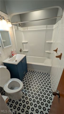 541 Helper Drive, Bedford, OH 44146