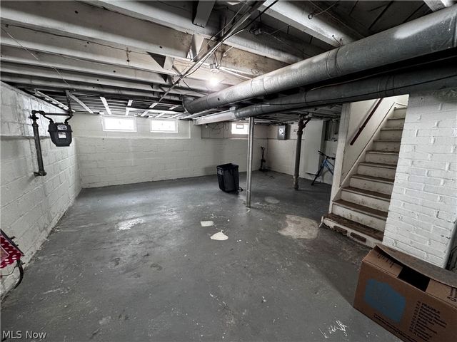 541 Helper Drive, Bedford, OH 44146